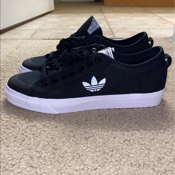 Nizza trefoil shoes mens Clearance